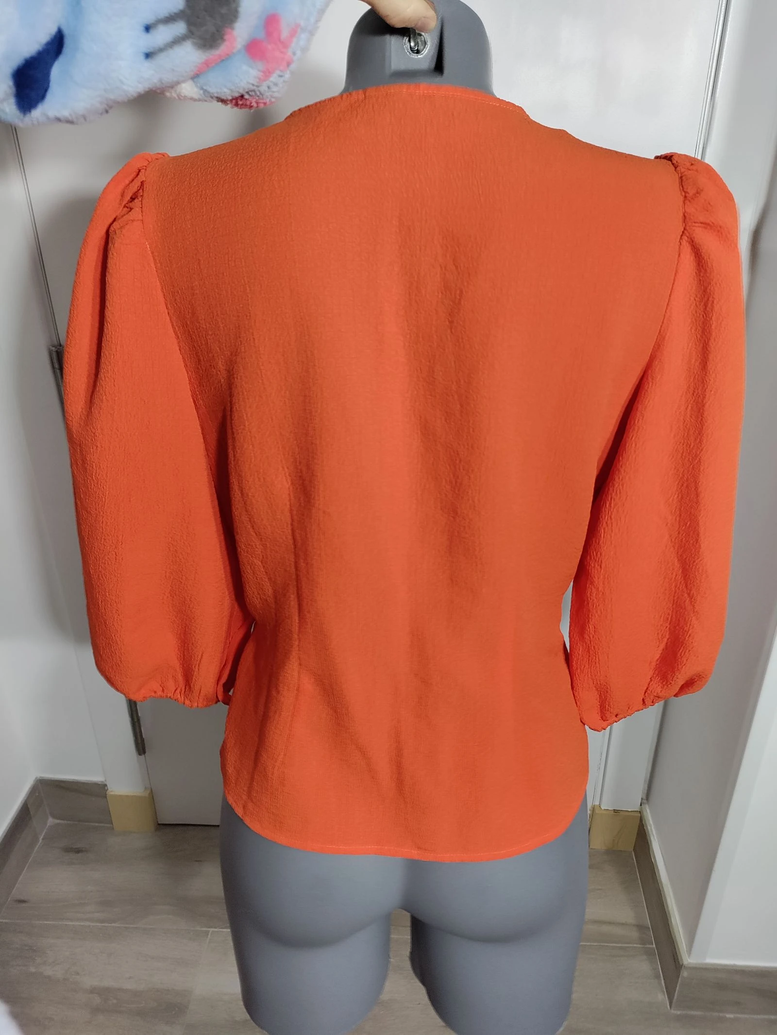 Blusa cruzada naranja Vero Moda manga abullonada – Talla S – photo 9